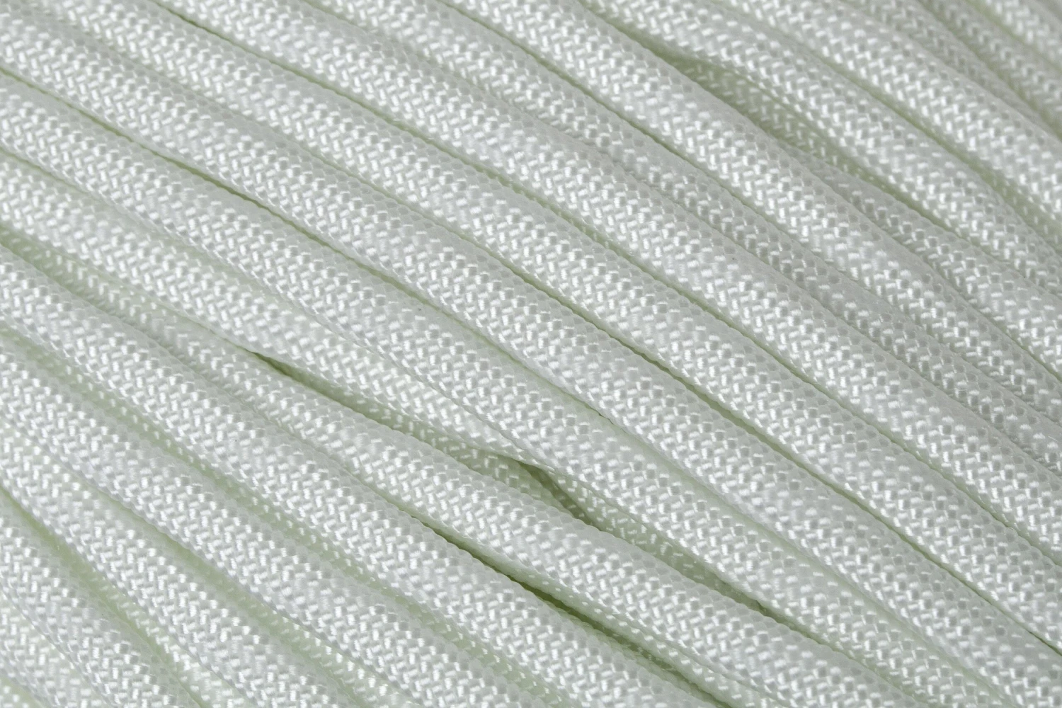 Knivesandtools 550 Paracord Type III, Couleur : White W/ Glow In The Dark, 100 Ft (30,48 M) 3 Knivesandtools 550 Paracord Type III, Couleur : White W/ Glow In The Dark, 100 Ft (30,48 M)