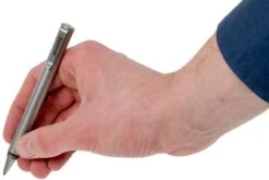 Maxpedition Spikata Tactical Pen Stainless Steel PN475SST Stylo Tactique -Plein Air Outils Magasin MXPN475SST 04 maxpedition mxpn475sst 04