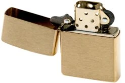 Zippo Classic 204-000243, Brushed Solid Brass, Briquet